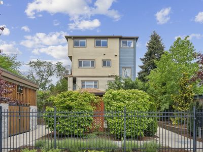5321 NE Irving St #E