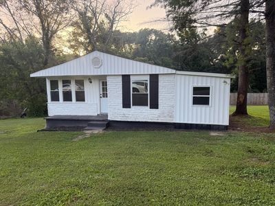 901 Jacobs Ave