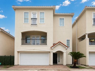 6111 Windwater Pointe