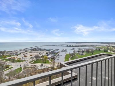 1919 North Summit AVENUE