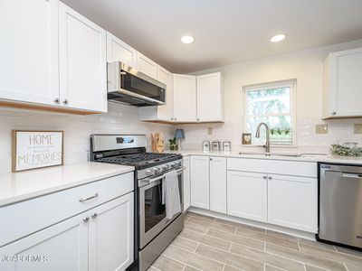 910 E Saint Eunice Rd