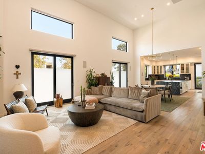 1333 Beverly Green Dr #301