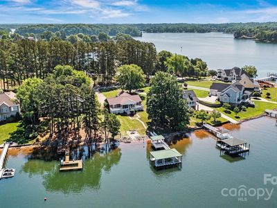 9561 Island Point Rd