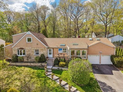 130 Wood Hollow Lane