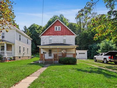 187 1/2 W Broadway St