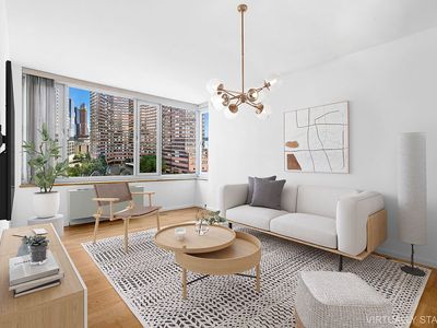 635 W 42nd St APT 6M