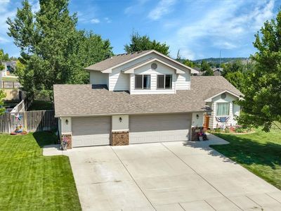 7120 Castlewood Dr