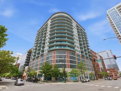 340 W Superior St APT 1201