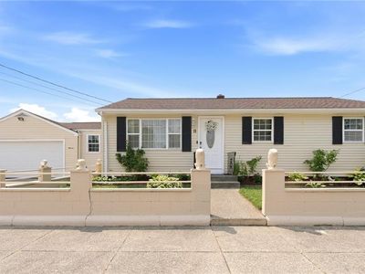 11 Gilmore St
