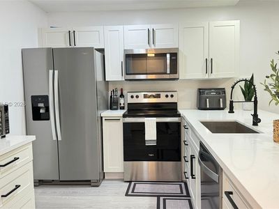 1800 N Lauderdale Ave APT 1117