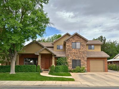 892 S Cambridge Dr