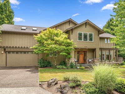 2209 NW Crestview Way