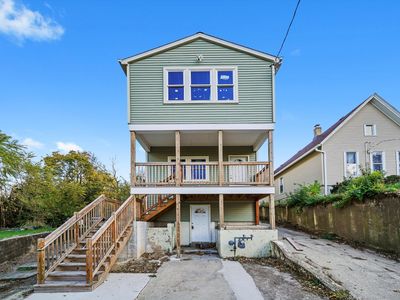 677 Wellington Ave