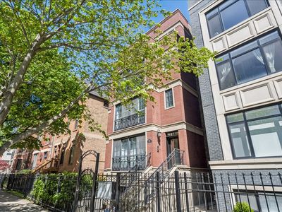 920 W Barry Ave APT 4