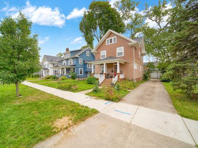 609 McBride St
