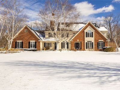 4 Merryhill Ln
