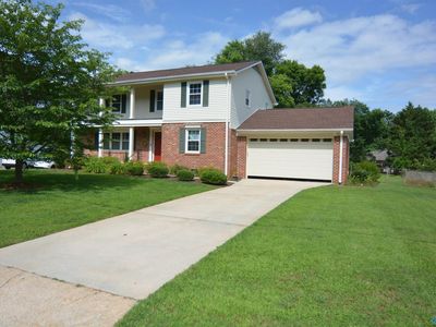 8909 Willow Hills Dr SE