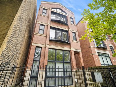 2833 W Lyndale St #2