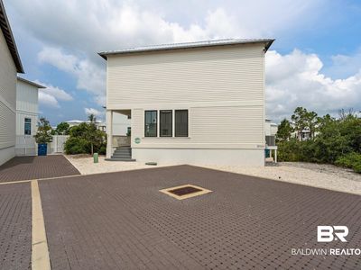 1 W Gate