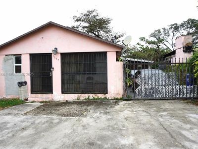 1667 NW 67th St
