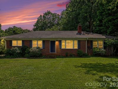 1819 Lumpkin Cir
