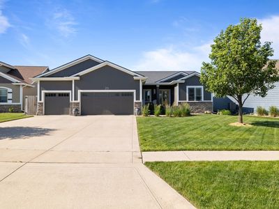 215 Tailfeather Dr NE