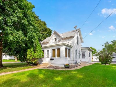 250 Holly St W