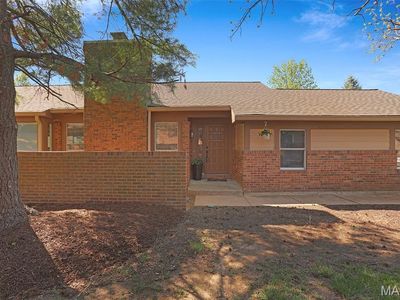 1038 King Henry Ct