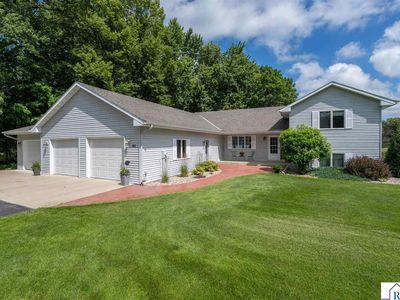 80 Canterbury Ct
