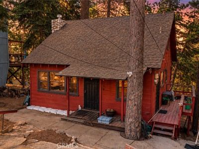 Property at 964 Chateau Dr, Crestline, CA