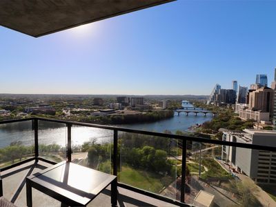 70 Rainey St #1908