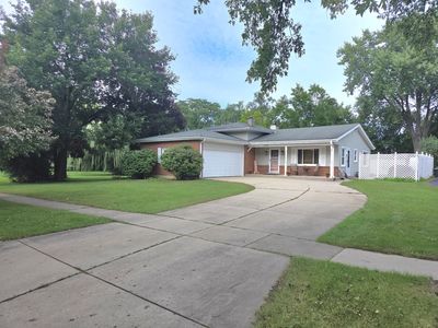 Property at 2018 Oxnard Dr, Downers Grove, IL