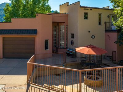 908 Red Mountain Dr