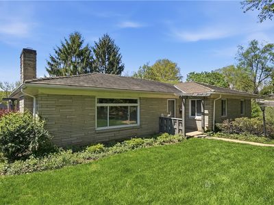 462 Greenhurst Dr