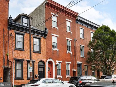 933 N 4th St