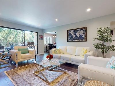 321 E Stocker St APT 205