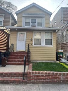 1450 E 15th St