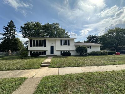 854 16 1/2 St SE