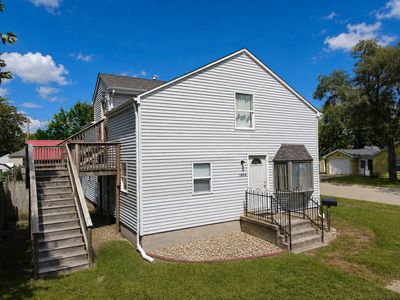 1600 W Main St