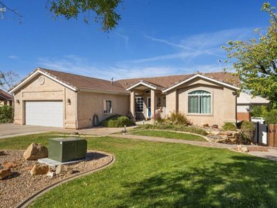 2201 S San Carlos Ct