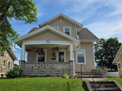 744 E Pearl St