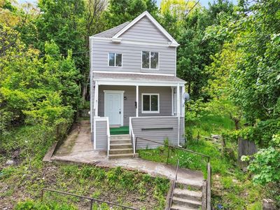 916 Sarah St