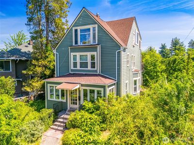 5604 17th Avenue NE