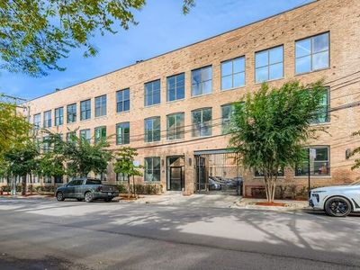 1760 W Wrightwood Ave APT 305