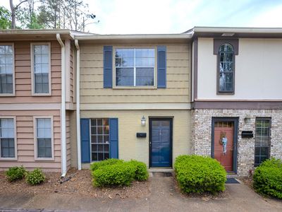220 Elm St