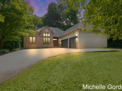 7436 Buccaneer Dr SE