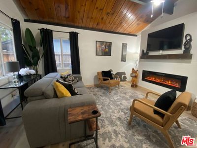 972 Pinon Ln
