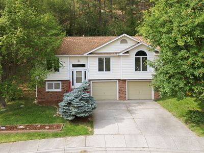 2203 Greenough Ct W