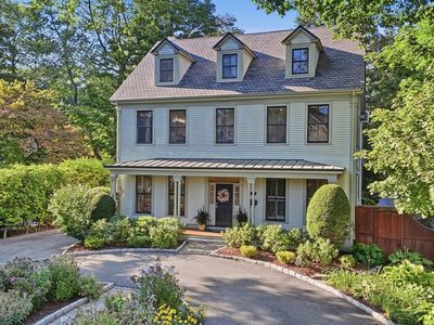 7 Locust Ave