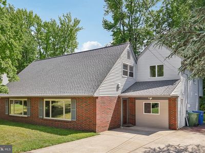 1927 Chapel Ave W